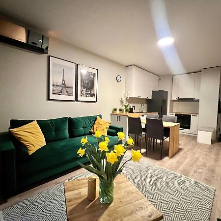 Milionowa 8 - Komfortowe Studio Z Garazem I Klimatyzacja Lodz  Ngoại thất bức ảnh